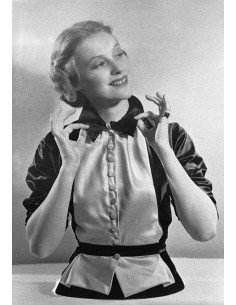 The model half-length portrait model woman both hands lifted holdin...