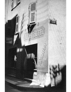 Rue Sade Corner of rue Sade, Antibes, with “Au chat botté” sign  Ru...