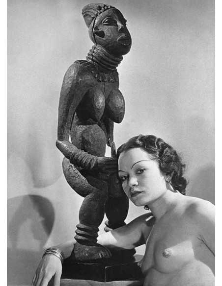 Helena’s statue “The Bangwa Queen” model woman nude next to anl afr...