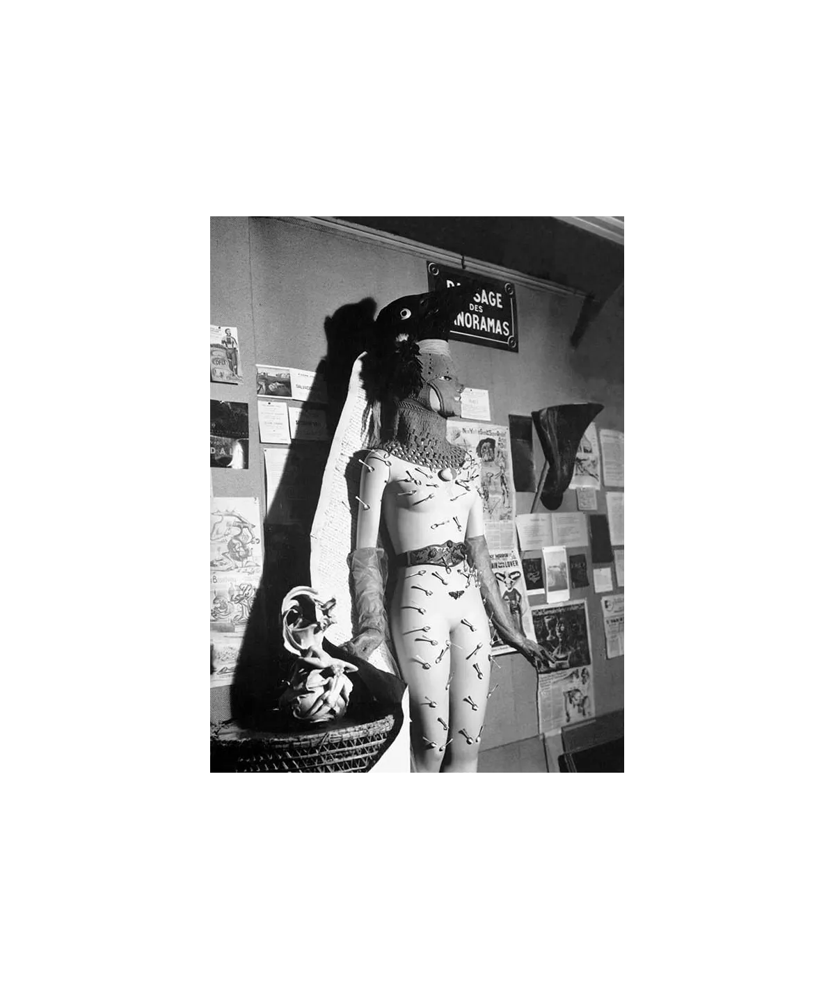 manray|Man Ray photo / TELIMAGE|Dali mannequin||Photographies