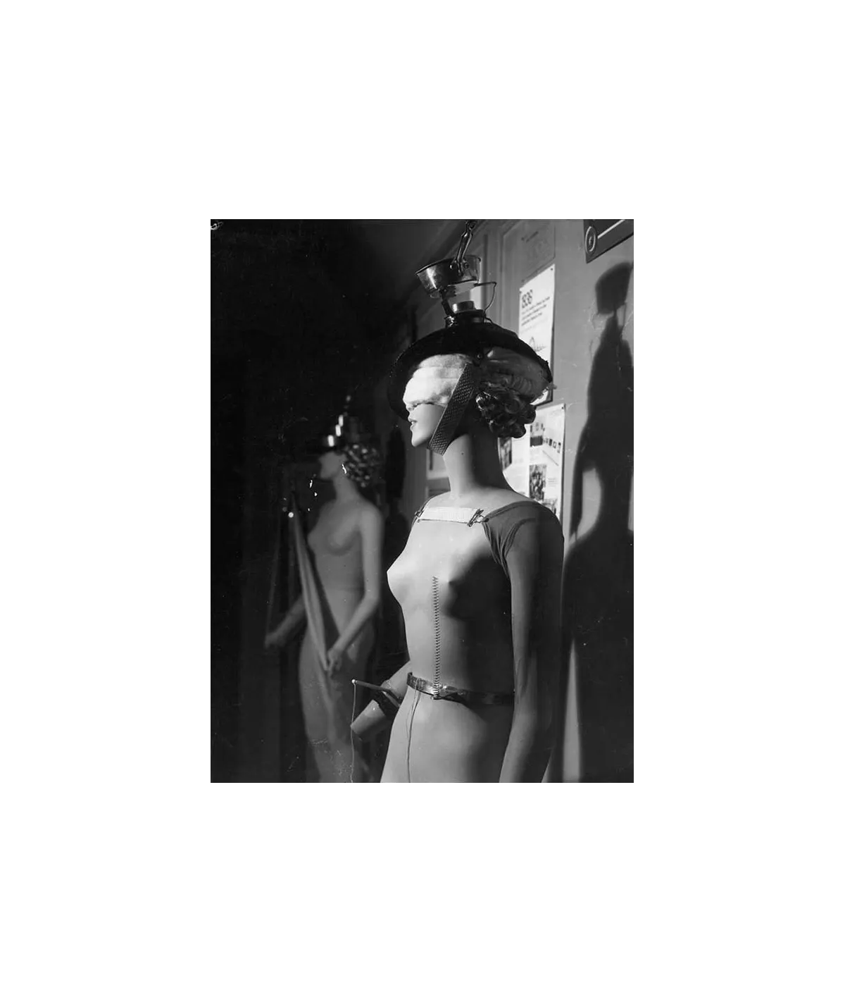manray|Man Ray photo / TELIMAGE|Mallet mannequin||Photographies