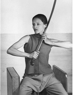 Si Lan Chen asian woman with katana blade Si Lan Chen