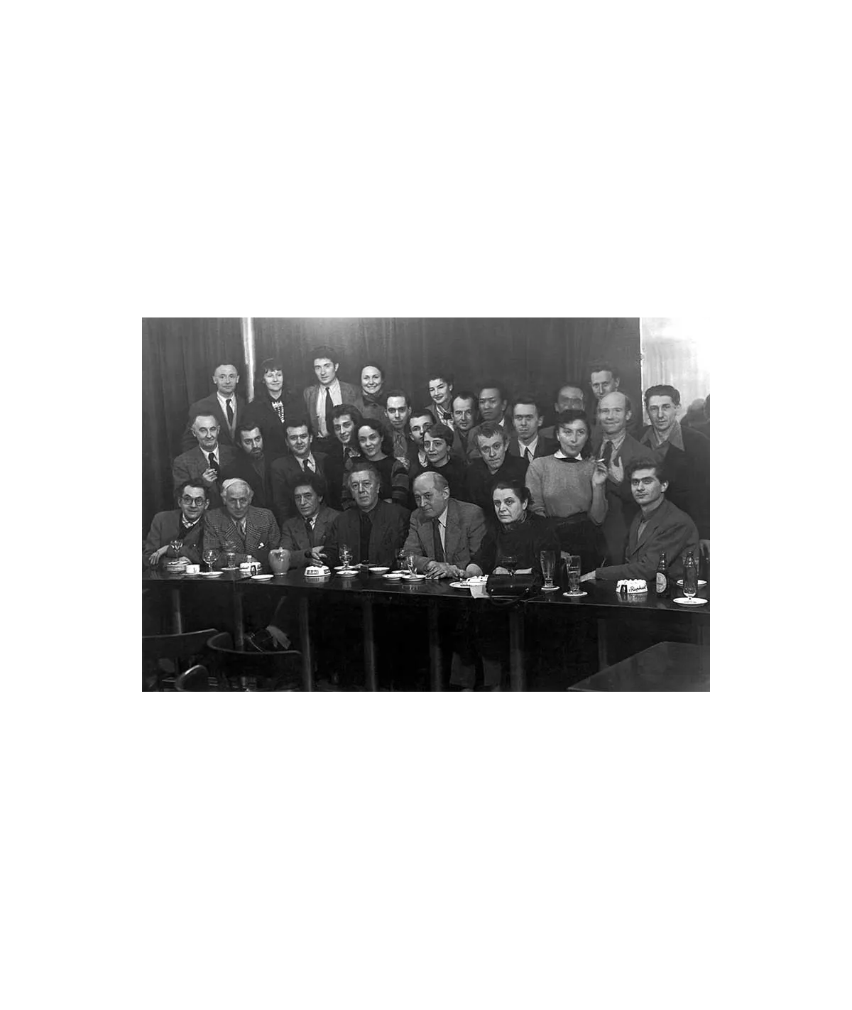 manray|Man Ray photo / TELIMAGE|Au rendez-vous des amis||Photos Dadaïstes Surréalistes