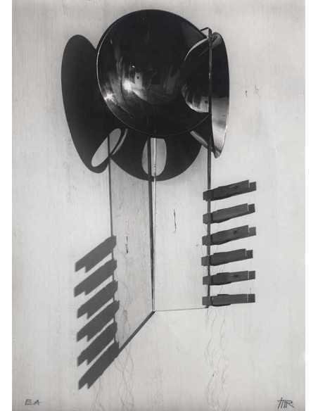 Integration of Shadows (or Woman) clothes peg shapes spheres circle...