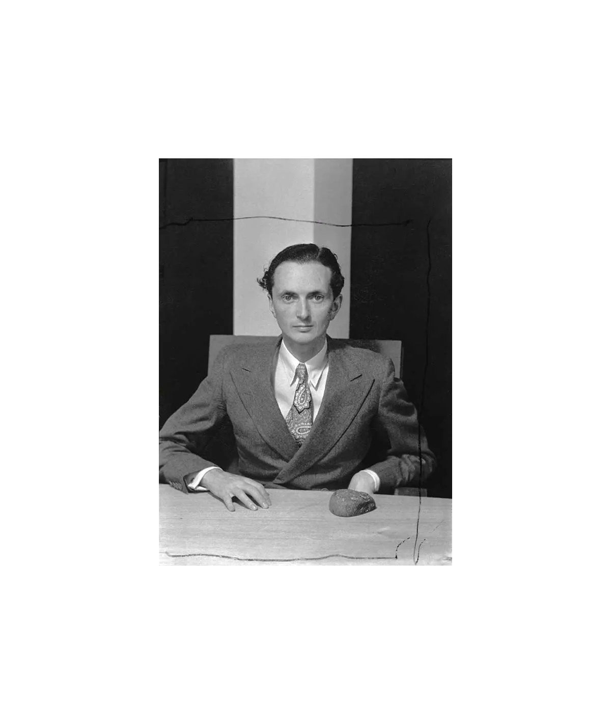 manray|Man Ray photo / TELIMAGE|Edward James||Men