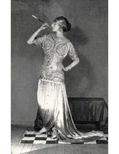 Peggy Guggenheim Peggy Guggenheim dans une robe de Paul Poiret, mod...