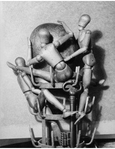 Domaine Sade Trivbute to Sade: wooden figures on botthes support us...