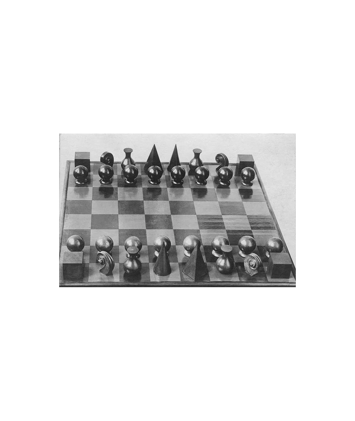manray|Man Ray photo / TELIMAGE|Chess||Objects