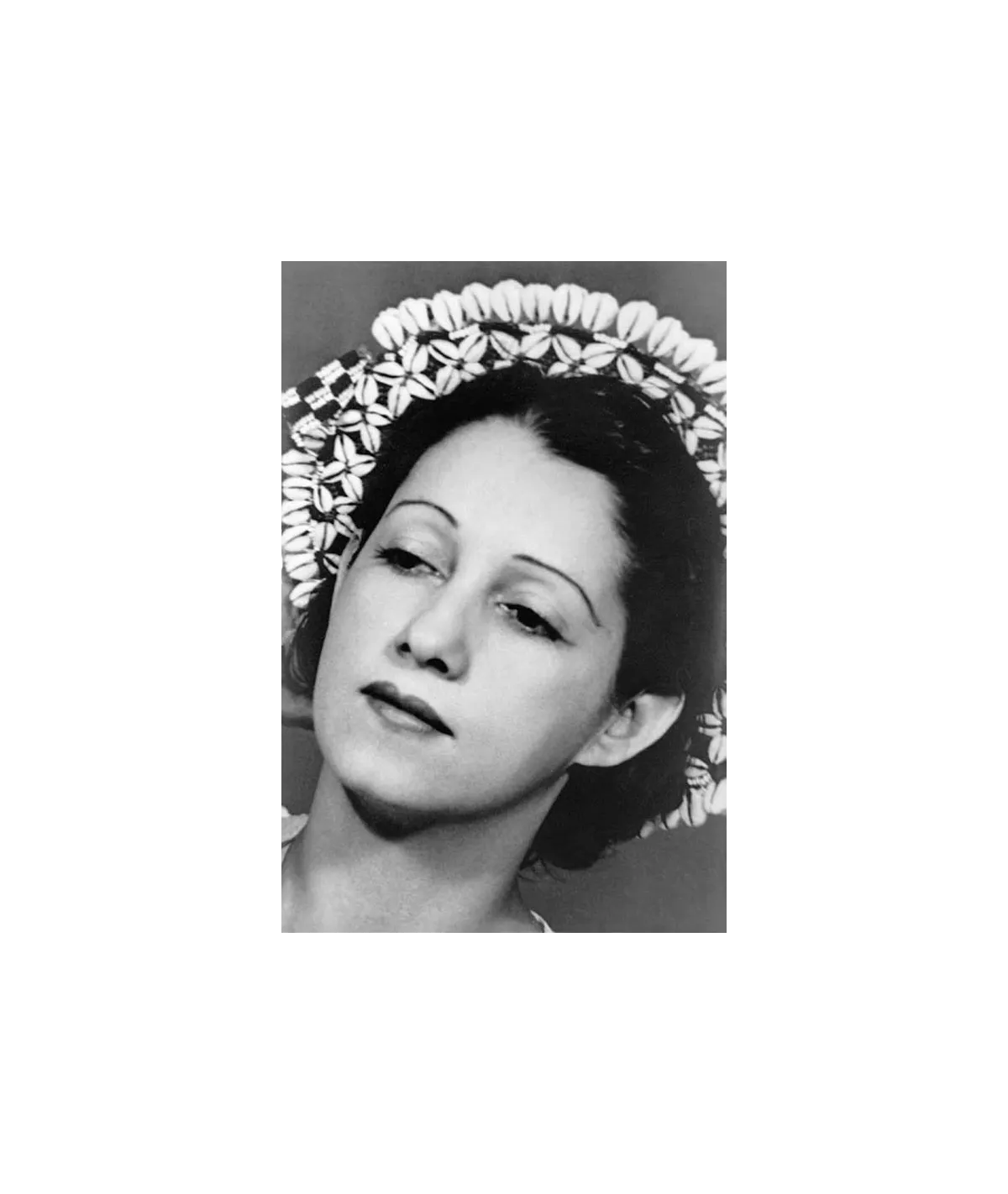 manray|Man Ray photo / TELIMAGE|Consuelo de Saint Exupéry, La mode au Congo||Mode