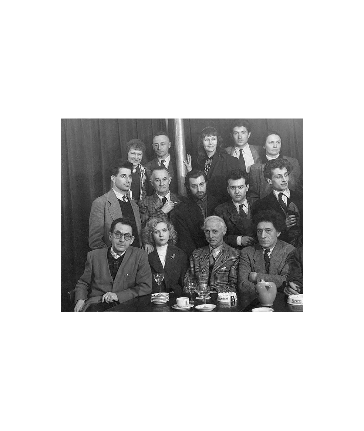 manray|Man Ray photo / TELIMAGE|Surrealist group 30 years later||Photos Dadaïsts Surrealists