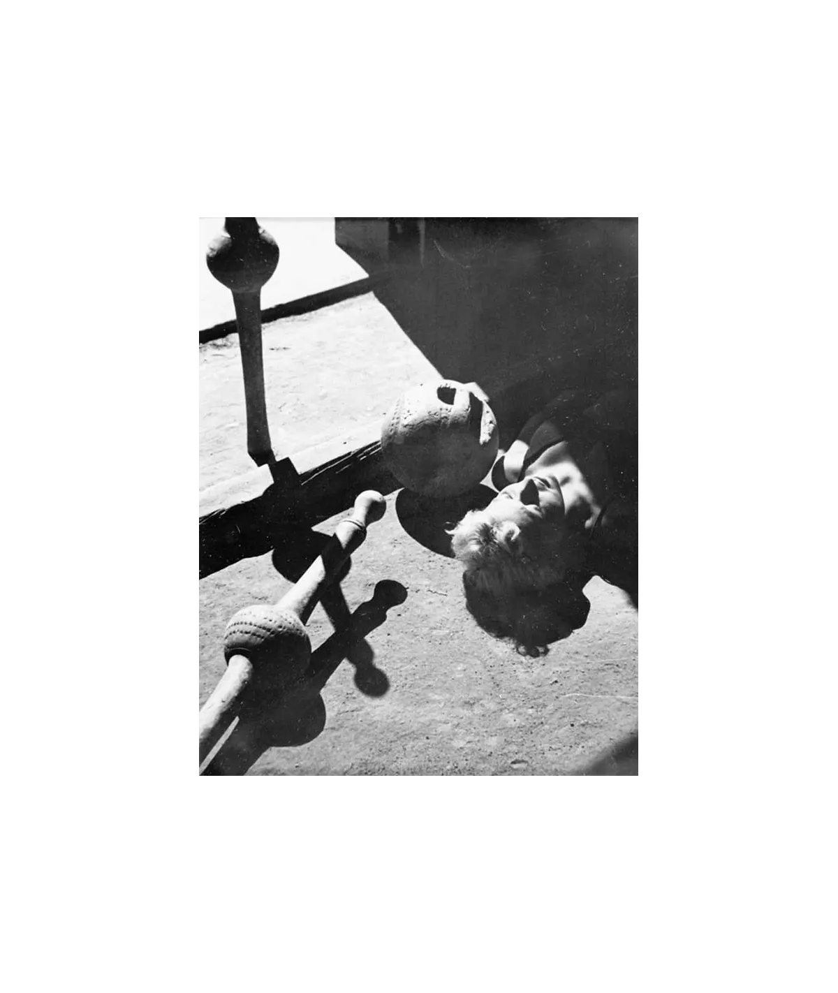 manray|Man Ray photo / TELIMAGE|Still life with sleeping woman (Jacqueline Breton)||Women