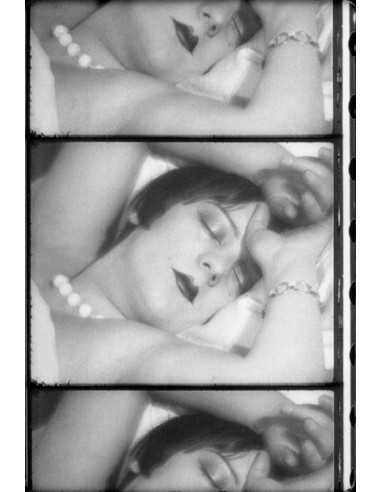 L'Étoile de Mer extrait du film de Man Ray - gros plan Kiki endormi...