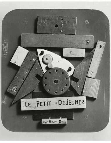 Le petit déjeuner objet - assemblage en tableau d'un jeu de constru...