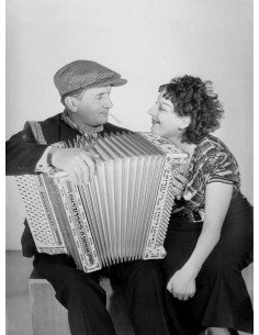 Kiki de Montparnasse et André Kiki et son mari accordéoniste, André...