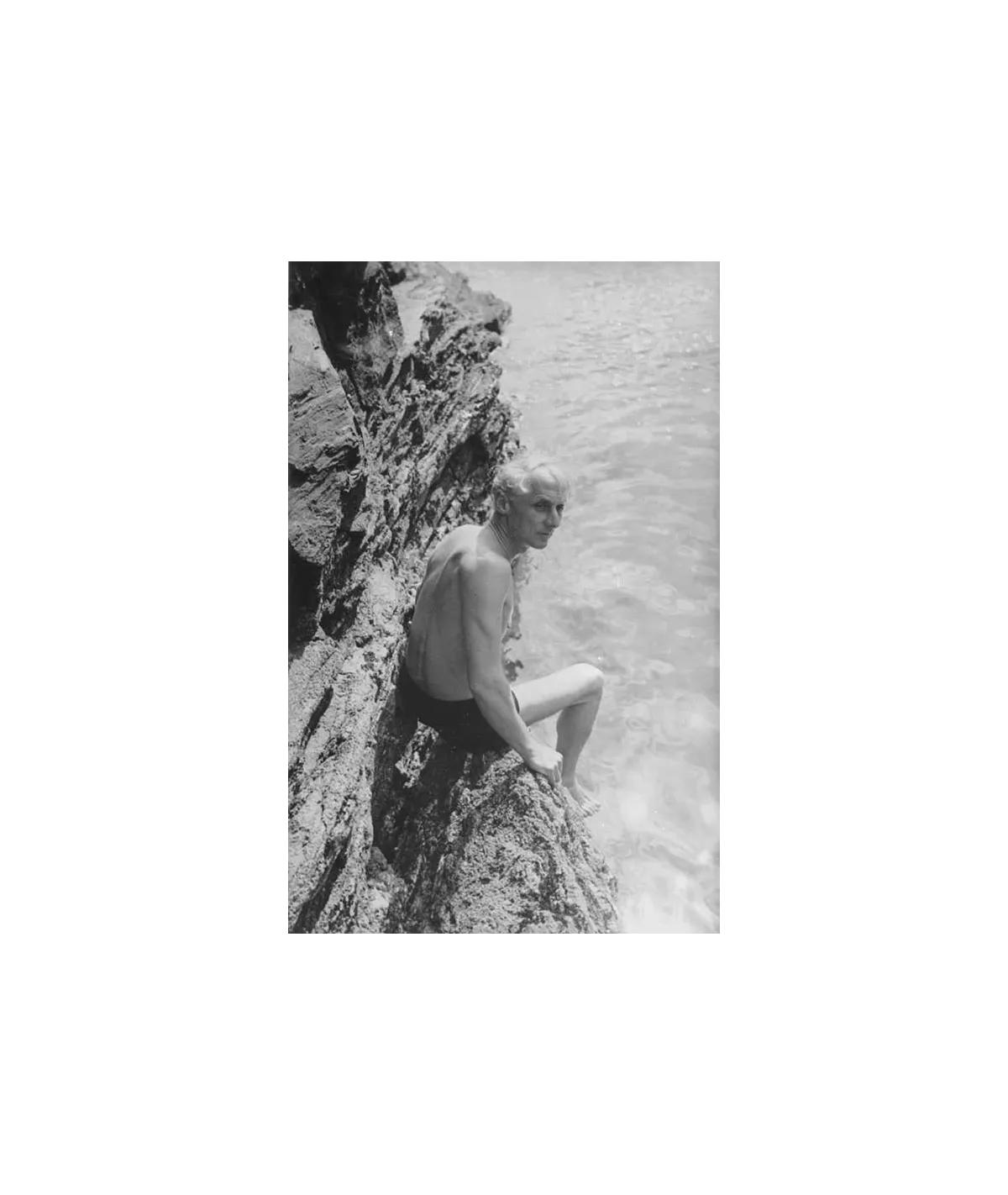 manray|Man Ray photo / TELIMAGE|Max Ernst sea||Men