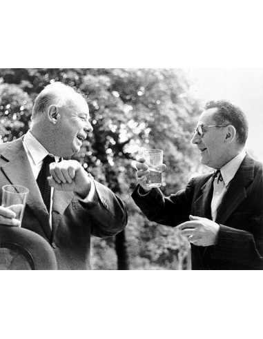 Jean Renoir et Man Ray Man Ray et Jean Renoir, en pleine discussion...