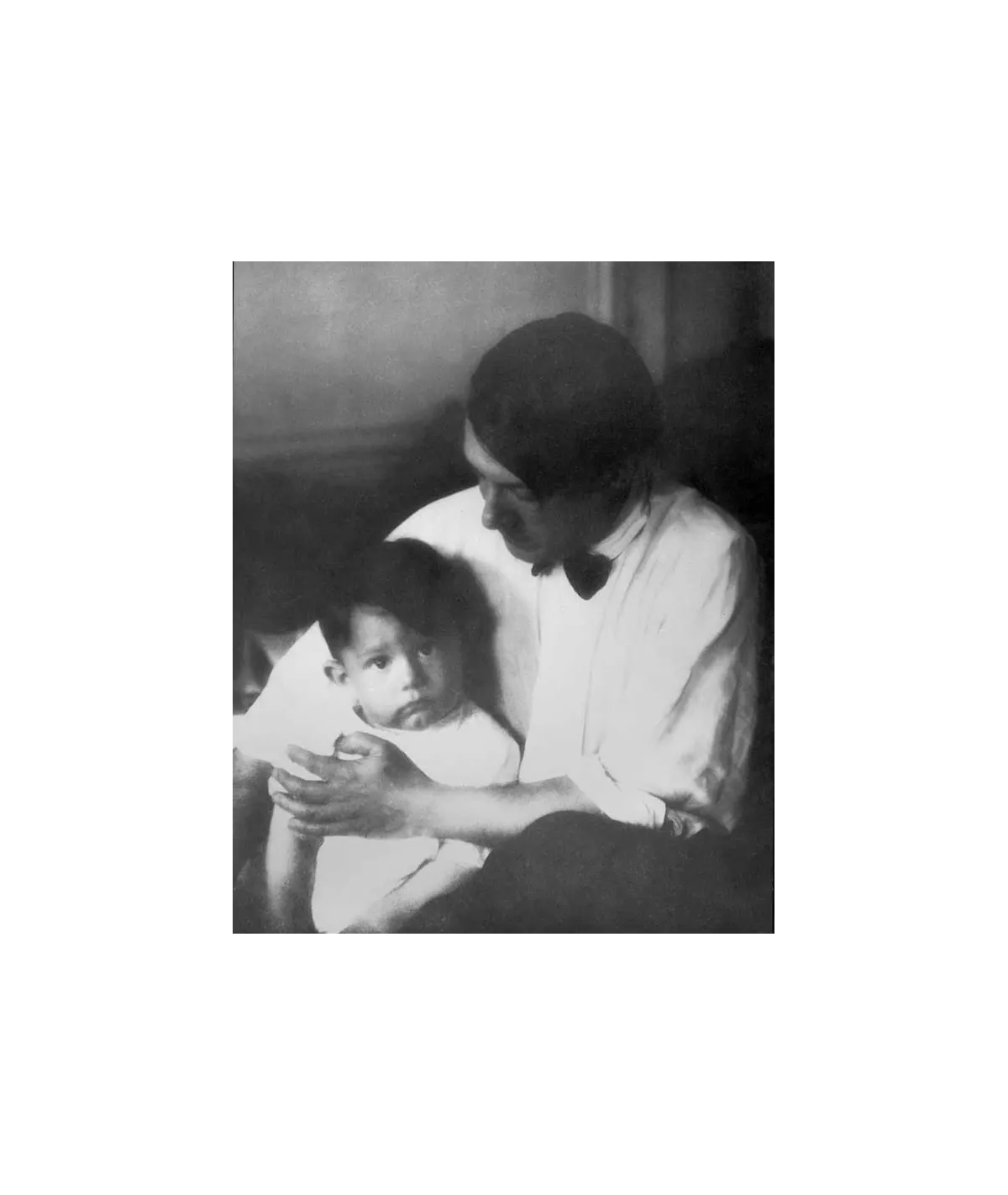 manray|Man Ray photo / TELIMAGE|Pablo Picasso and his son Paolo||Men