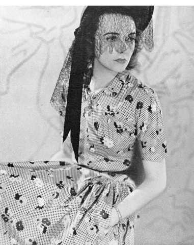 Jacqueline Delubac, rode de Paquin pour HARPER'S BAZAAR, chapeau de...