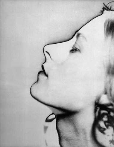 profil femme solarisé portrait femme non identifiée de profil - sol...