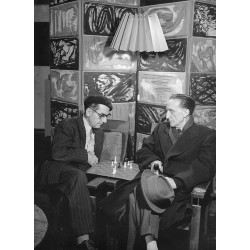 Man Ray et Marcel Duchamp jouant aux échecs