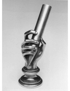 Main d'argent objet en argent - main sur socle tenant une pointe Ma...