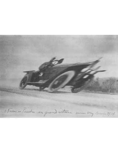 En grande vitesse voiture de course, en pleine vitesse Dédicacée à ...