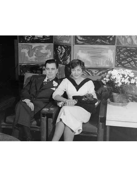 William et Noma Copley pour leur mariage, dans l'atelier de Man Ray...