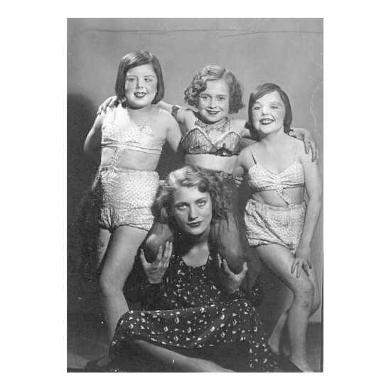 Lee Miller et les Midgets