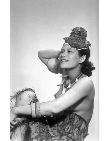 Ady "la mode au Congo" portrait visage souriante avec chapeau afric...