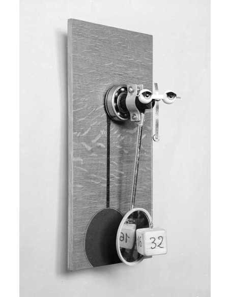 Le mirage Un roulement à bille en acier, deux yeux de poupée, un ré...