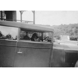 Man Ray et Kiki en voiture