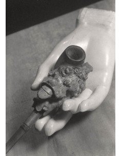 Pipe et main pipe sculptée dans main en céramique Pipe et main