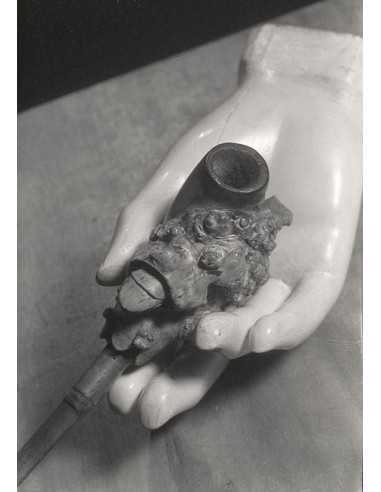 Pipe et main pipe sculptée dans main en céramique Pipe et main