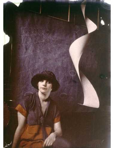 Nelly van Doesburg (color) color photo, seated woman with the Lamph...