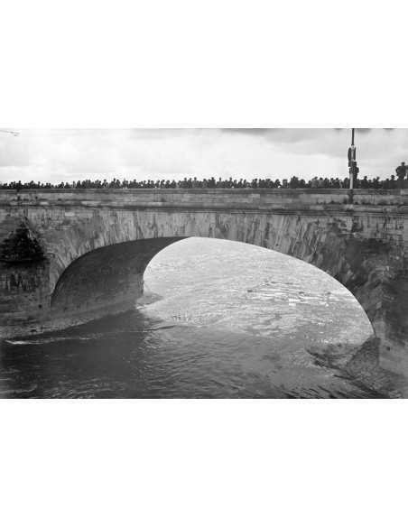 La Loire, Orléans a bridge over the Loire in Orléans, with lots of ...