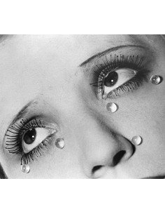 Les Larmes (variante) version cadrage sur deux yeux et larmes de ve...