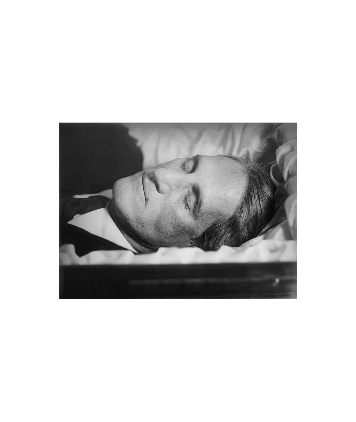 manray|Man Ray photo / TELIMAGE|mortuary portrait||Photographies