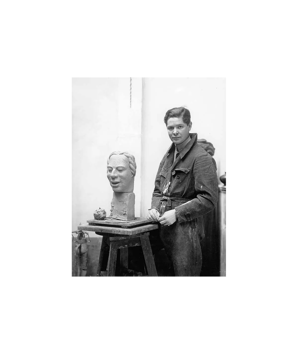 manray|Man Ray photo / TELIMAGE|Young sculptor||Photographies