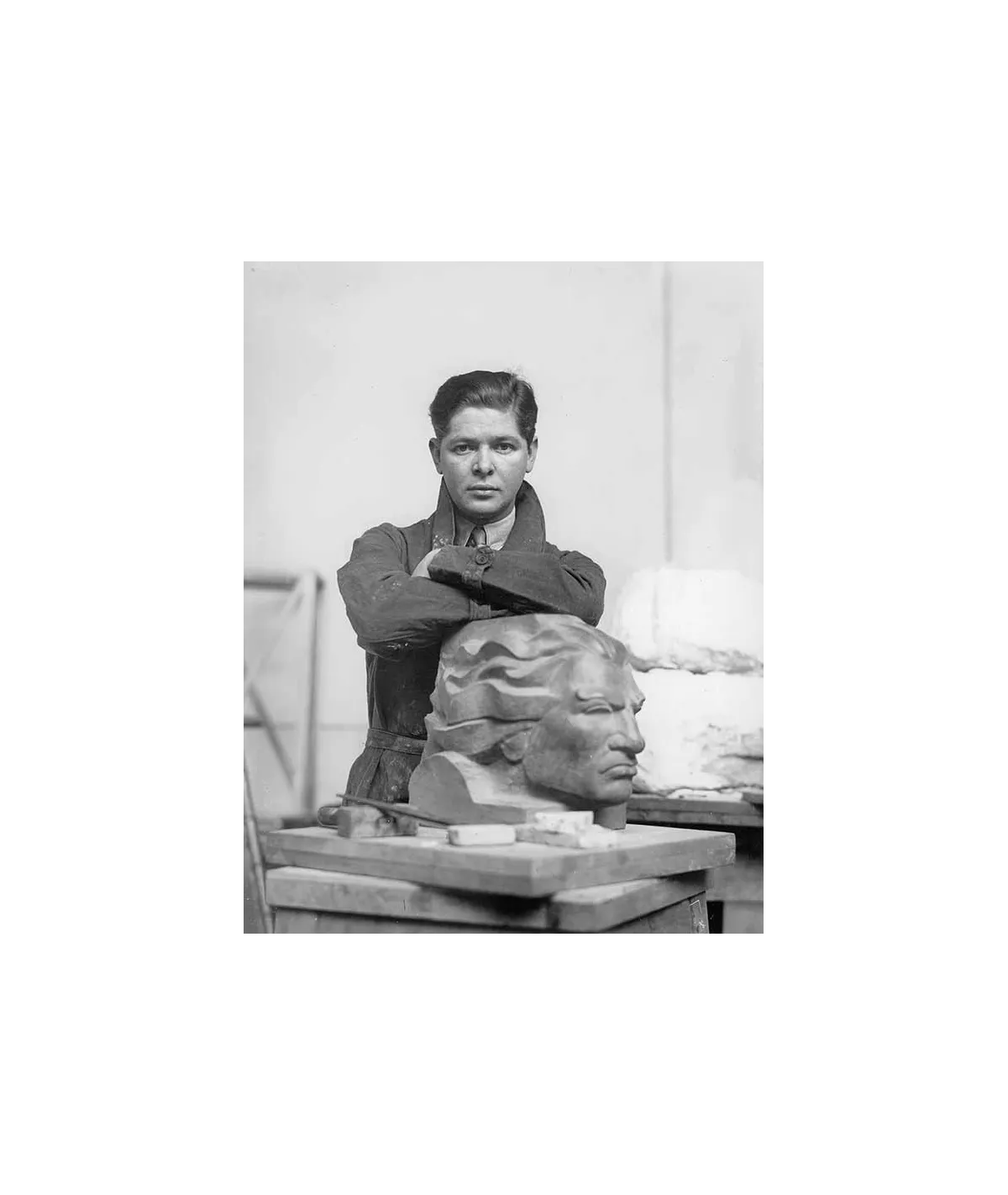 manray|Man Ray photo / TELIMAGE|Jeune sculpteur||Photographies