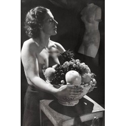 Sans titre (nu avec corbeille fruit)