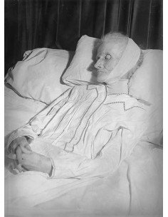 mortuary portrait unidentified elderly woman lying on her bed with ...