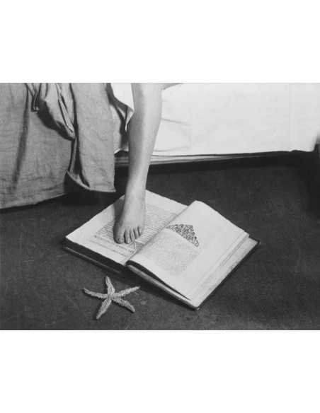L'Étoile de mer extrait du film de Man Ray - jambe de Kiki sur un l...