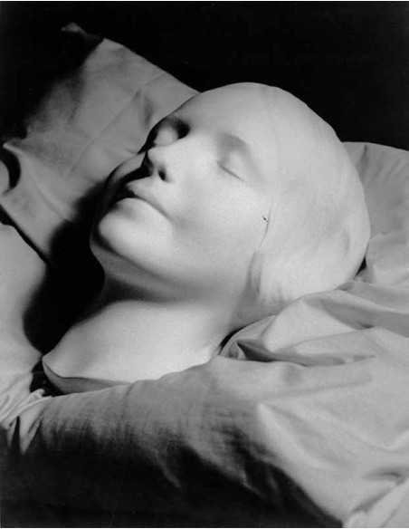 Inconnue de la Seine moulage visage d'une noyée yeux fermés posée s...