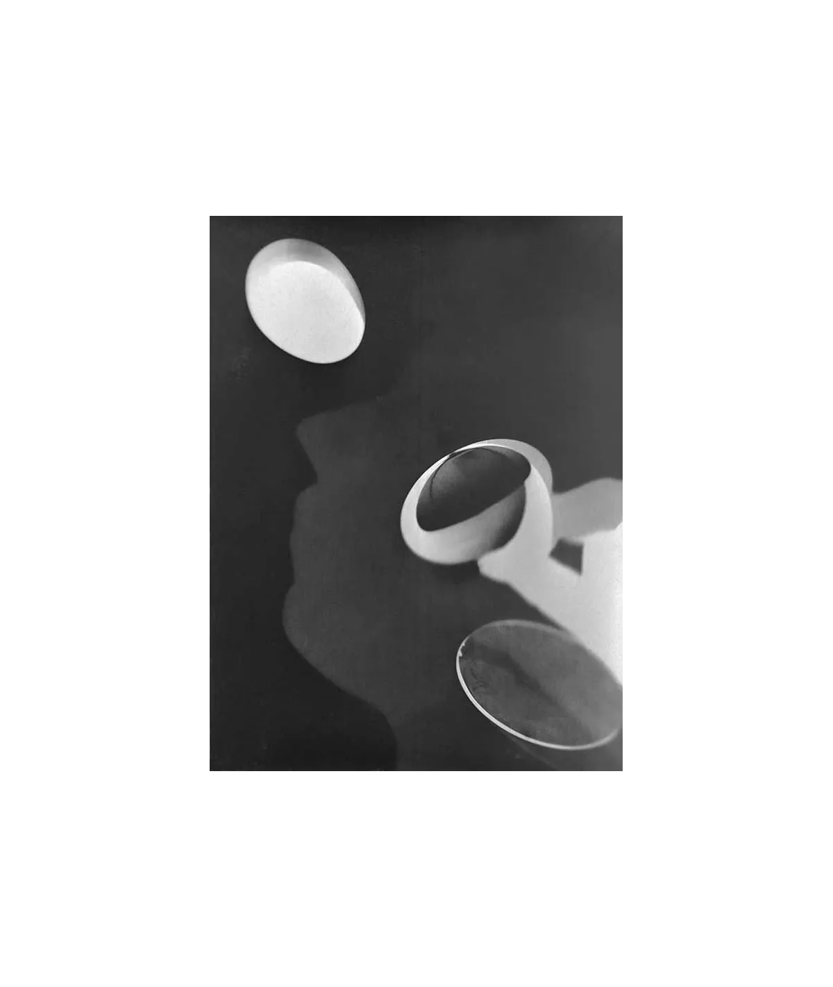 manray|Man Ray photo / TELIMAGE|Kiki visage profile and egg||Rayographs