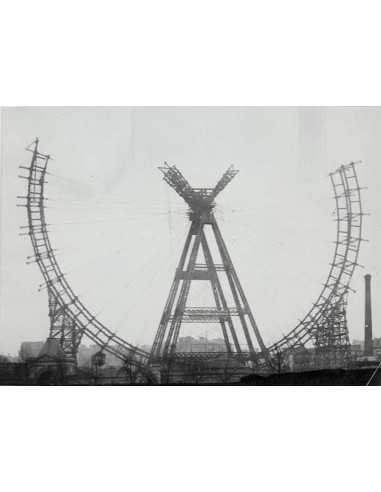 Ferris Wheel Ferris wheel being assembled in Paris Ferris Wheel