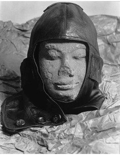 Tête du Bouddha d'Angkor volée par la journaliste Titaÿna Tête du B...