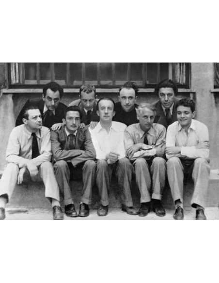 Groupe surréaliste photographie prise à la maison de Tristan Tzara,...