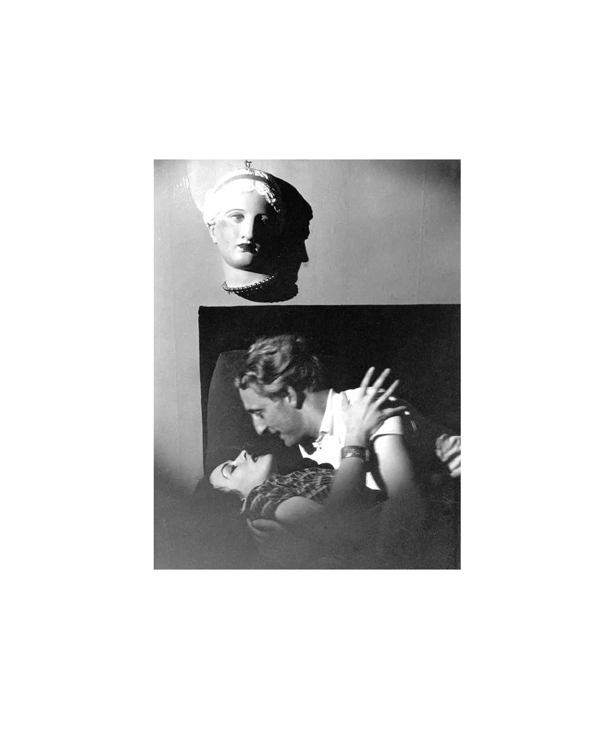 manray|Man Ray photo / TELIMAGE|Couple under mask - Prayer serie||Photographies