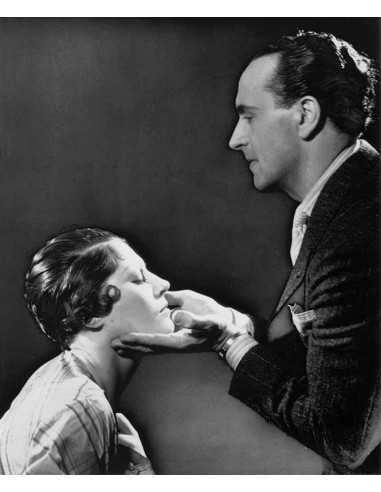 Antoine "the mask sculptor" The sculptor moves his model in differe...