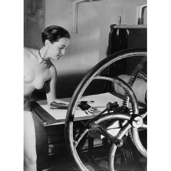 Meret Oppenheim avec la presse